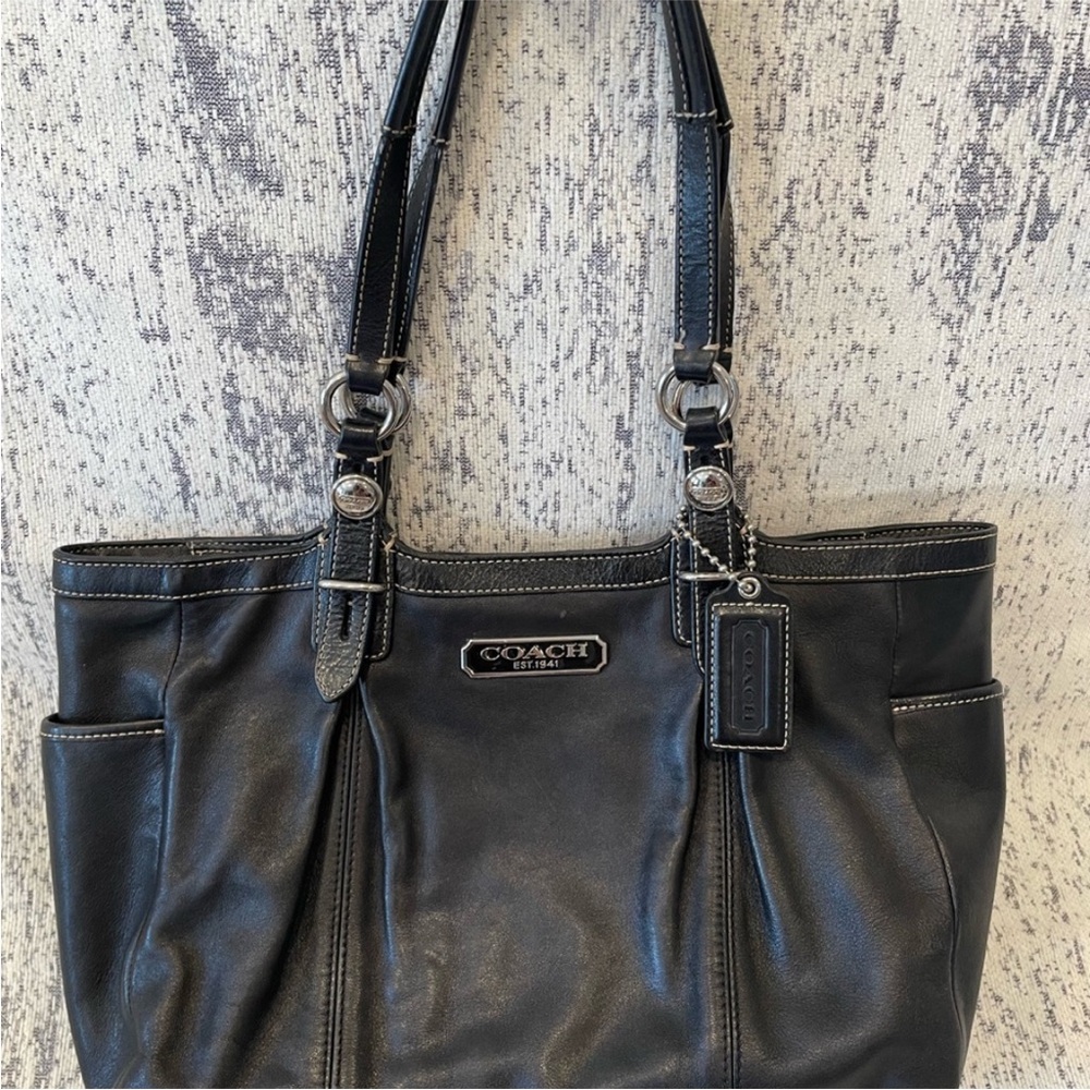 Coach Black Leather Top-Zip purse, EUC - Picture 4 of 8